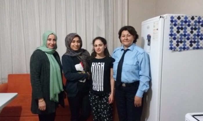 Çifteler Belediyesi’nden Kız Öğrencilere Ziyaret