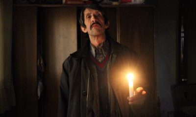5 Kişilik Aile Mum Işığında Yaşıyor