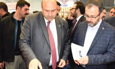 Gençlik ve Spor Bakanı Dr. Kasapoğlu, Anadolu Üniversitesi Standını Ziyaret Etti