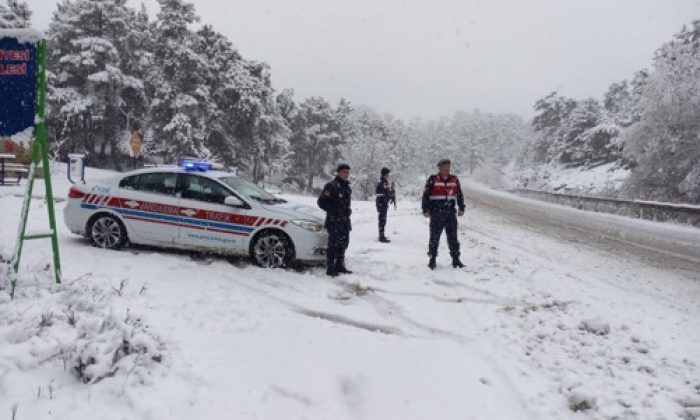 Kar Yağışı Sarıcakaya Yolunda Etkili