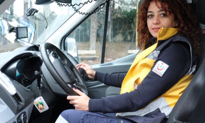 O Hem Direksiyon Başında Hem Hastaların Başucunda