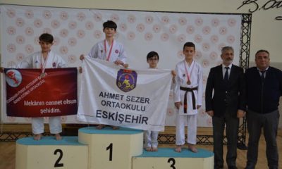 Minik Sporcudan Anlamlı Pankart