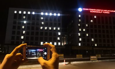 Öğrencilerden Anlamlı Etkinlik: Oda Işıklarıyla ‘TSK’ Yazdılar