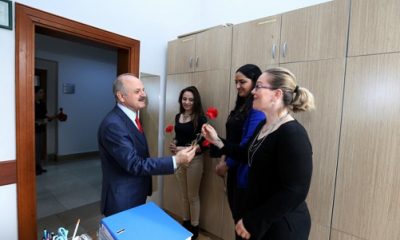 Vali Çakacak’tan Kadın Personele Jest