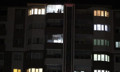 Türkiye Kahramanlarını Alkışlıyor