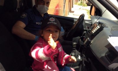 Polisi Gören Küçük Kız Önce Ağladı Sonra Güldü |VİDEO|