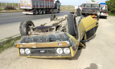 Kontrolden Çıkan Otomobil Takla Attı