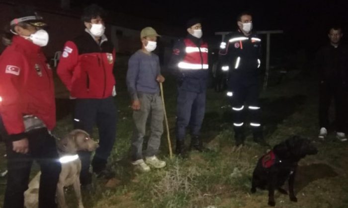Kaybolduğu Sanılan Çocuk Uyurken Bulundu