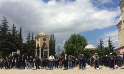 74 Gün Sonra Müslümanlar Alanlarda Saf Tuttu