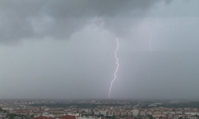 Eskişehir’de Şimşekler Gökyüzünü Aydınlattı