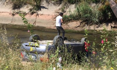 Kaza Yapan Otomobil Sulama Kanalına Düştü