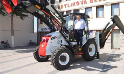 Beylikova Belediyesi’ne Sıfır İş Makinesi Alındı