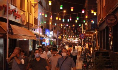 Eskişehir’de Tedbirsiz Gece Kalabalıkları