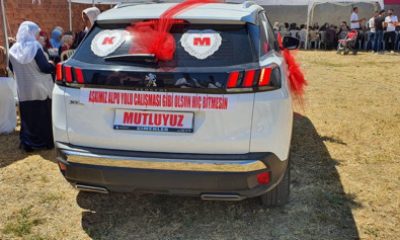 Gelin Arabasında Güldüren Yazı