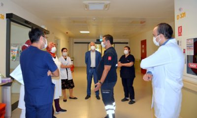 Eskişehir İl Sağlık Müdürü Prof. Dr. Uğur Bilge, Koronavirüs Hastalarını Ziyaret Etti