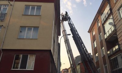 Apartman Çatısında Çıkan Yangın Paniğe Neden Oldu