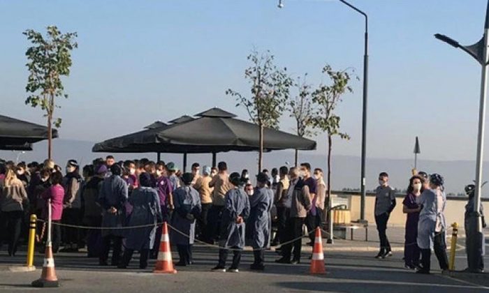 Şehir Hastanesi İşçileri İş Bıraktı