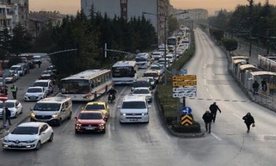 Adliye Sarayı Önünde Yaşanan Kaza Trafiği Kilitledi