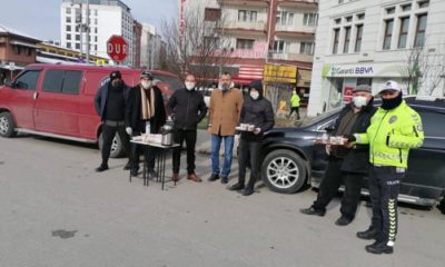 Kayı Boyu Derneği’nden Kısıtlamada Kar Altında Vazife Yapan Polislere Ziyaret