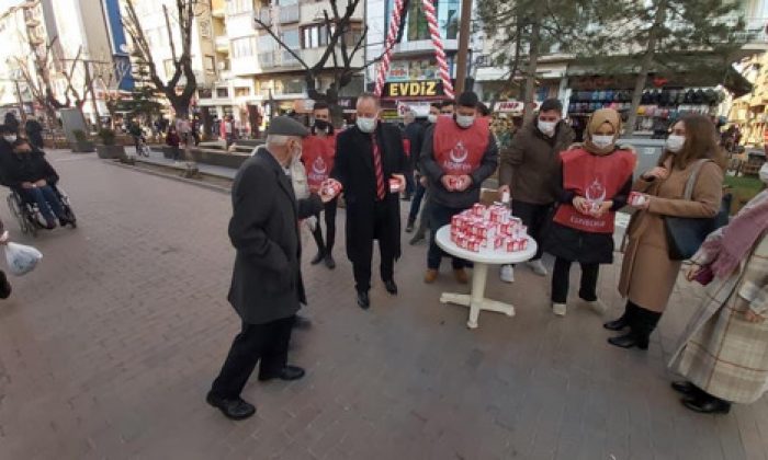 Alperen Ocakları’ndan Kandil Simidi İkramı