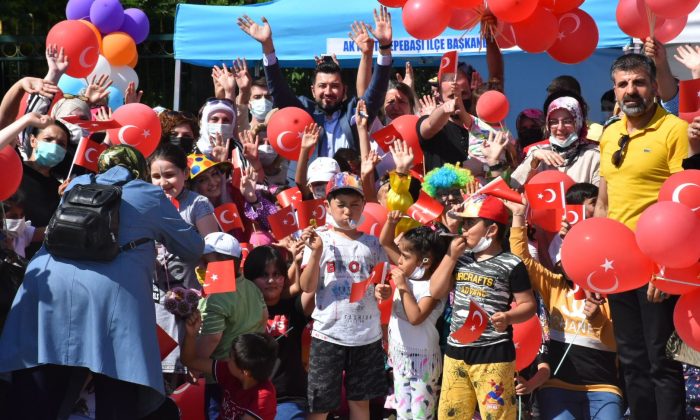 Tepebaşı’nda 222 Çocuğun Yüzü Güldü