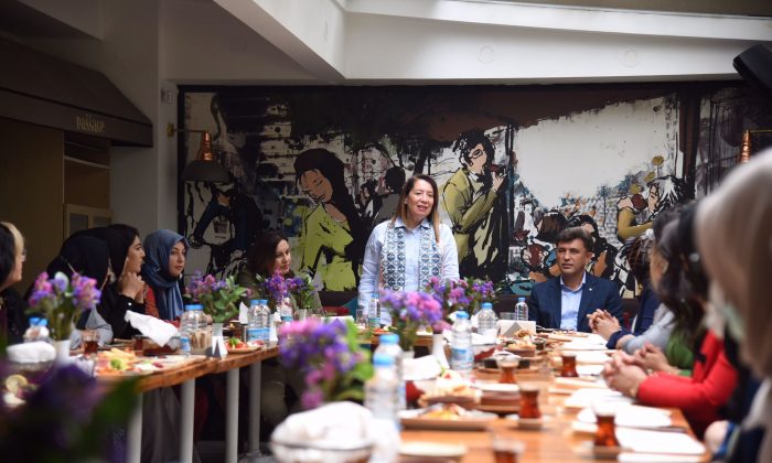 Prof. Dr. Günay Kadınlar ile Buluştu