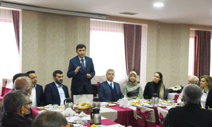 AK Parti Eskişehir İl Başkanı Çalışkan: ‘Milli ve Manevi Değerlerimizin Teminatı Olan Öğretmenlerimizin Hakları Ödenmez’