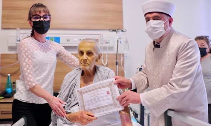 62 Yaşındaki Ukraynalı Müslüman Oldu