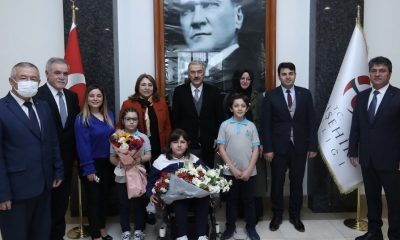 Öğrencilerden Vali Ayyıldız’a 23 Nisan Ziyareti