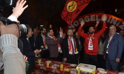 Küme Düşen Takıma İstanbul’da Şampiyon Gibi Karşılama