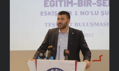 Akar: “Bırakın Milletin Saçıyla, Sakalıyla, Kumaşıyla, Beziyle, Ayakkabısıyla Uğraşmayı…”