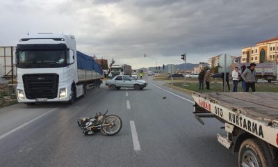 TRAFİK KAZASINDA BABA ÖLDÜ, OĞLU AĞIR YARALANDI