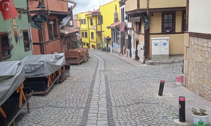 Tarihi Odunpazarı evleri esnafı Ramazan bayramını bekliyor