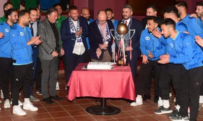 Anadolu Üniversitesi şampiyonluk pastasını kesti