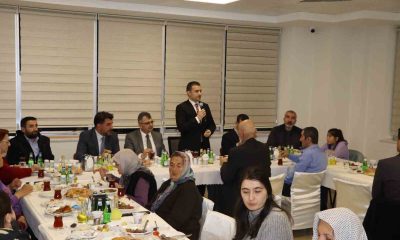 Emirdağ’da protokol üyeleri yaşlı ve depremzedeler ile iftarda buluştu