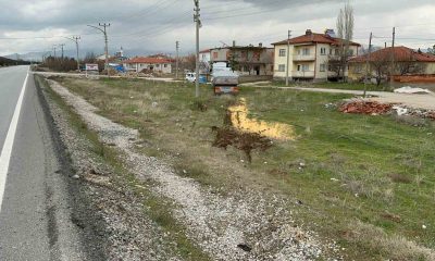 Sürücü yaptığı manevra ile mısır yüklü tırı devrilmekten kurtardı