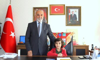 Minik öğrencileri makamında ağırladı