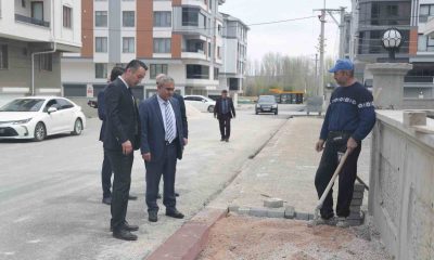 Kütahya’nın Dumlupınar Mahallesi’nde kaldırım çalışması