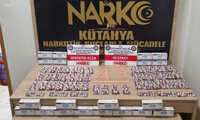 Kütahya’da aracında yüklü miktarda uyuşturucu bulunan şahıs tutuklandı