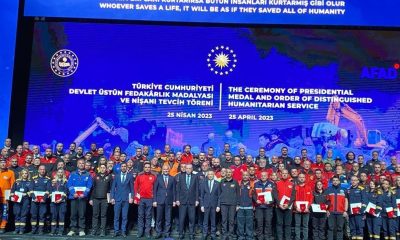 Cumhurbaşkanı Yardımcısı Oktay’dan Eskişehirli arama kurtarma ekiplerine üstün fedakârlık madalyası