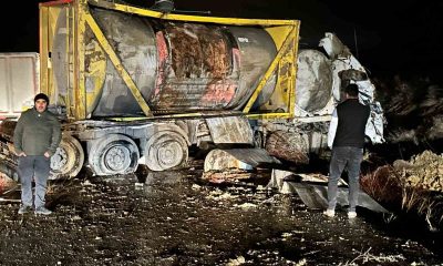 Peynir suyu taşıyan silobasın devrildiği kazada sürücü olayı yara almadan atlattı