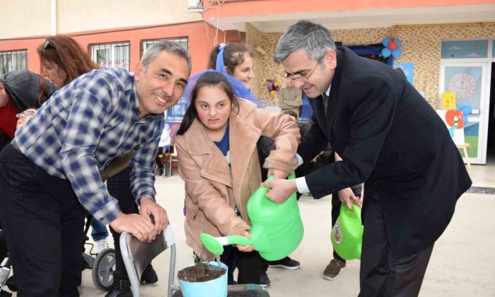 Lavanta fidanları ile otizm farkındalığı