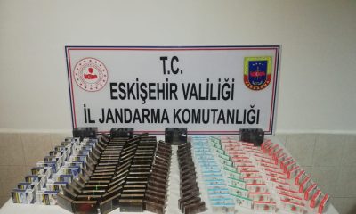 Şüpheli şahsın aracında 227 paket kaçak sigara bulundu