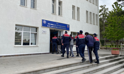 150 adet teleskopik inşaat direği çalan 3 şüpheli yakalandı