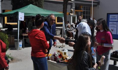 Bu okulda oy kullanmaya gelenler sürprizle karşılaştı