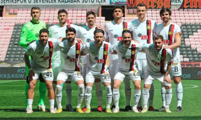 Efsane Eskişehirspor’un amatör lige düşmesiyle taraftarlar büyük üzüntü yaşadı
