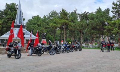 Motosikletli grup 19 Mayıs’ta şehitlikte dua etti