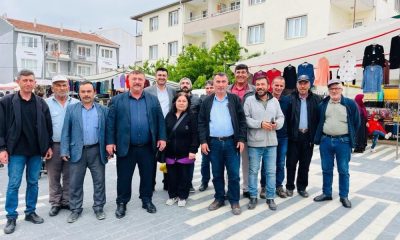 Beylikova Belediye Başkanı Özkan Alp, Cumhur İttifakı mensuplarıyla birlikte ilçe pazarını ziyaret etti