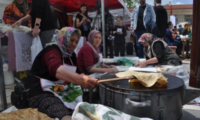 Vilayet Meydanı’nda gözleme yaptılar