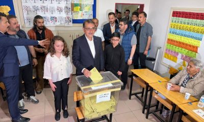 Bakan Dönmez oyunu Eskişehir’de kullandı